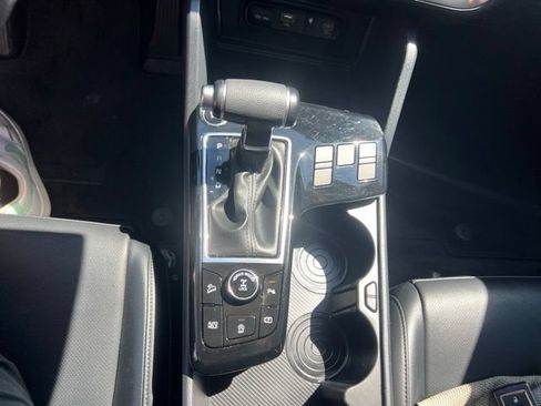 Used 2024 Kia Sportage EX AWD/4WD image 10