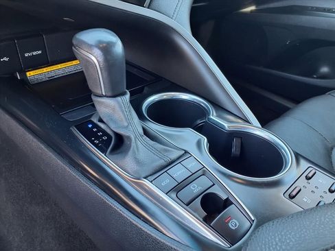 Used 2020 Toyota Camry XSE image 28