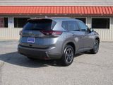 Used 2024 Nissan Rogue SV image 5