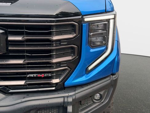 Used 2024 GMC Sierra 1500 AT4X AWD/4WD image 10
