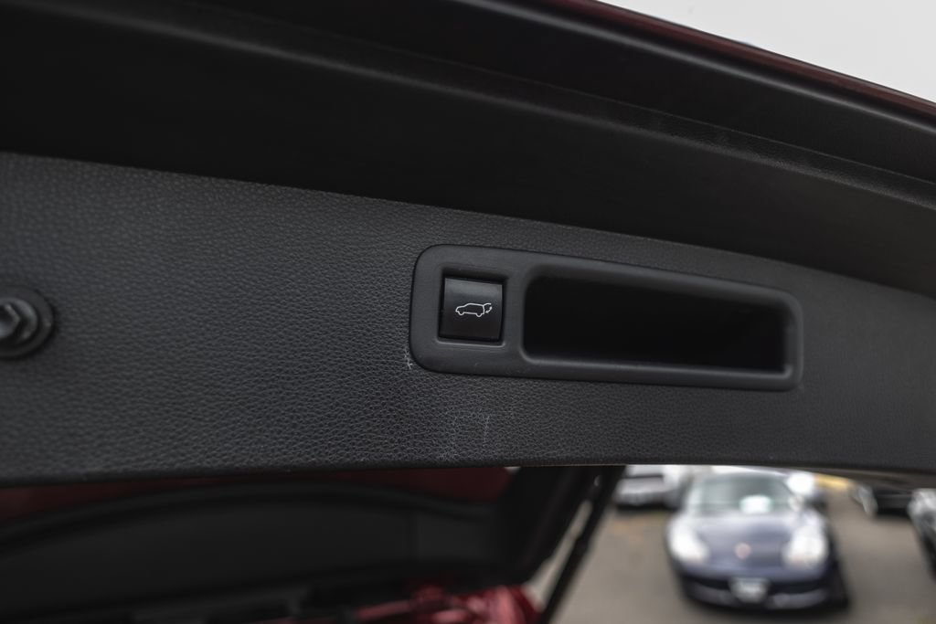 Used 2021 Toyota Highlander XSE AWD/4WD image 35