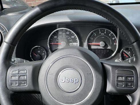 Used 2018 Jeep Wrangler Unlimited Sport S image 19