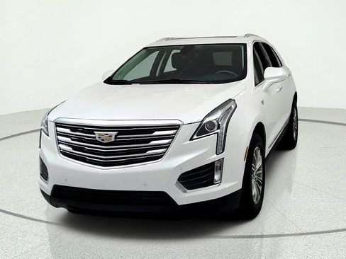 Used 2017 Cadillac XT5 Luxury w/ Driver Awareness Package FWD image 8