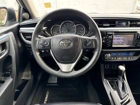 Used 2016 Toyota Corolla LE image 18