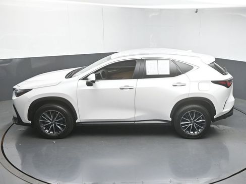 Used 2024 Lexus NX 250 FWD w/ Towing Package (2000 Lbs) image 44