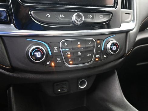 Used 2021 Chevrolet Traverse RS w/ LPO, Floor Liner Package image 19