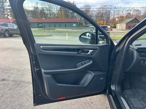 Used 2020 Porsche Macan S AWD/4WD image 10