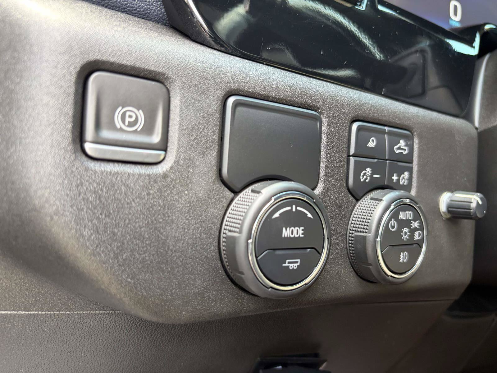 Used 2023 Chevrolet Silverado 1500 High Country RWD image 20
