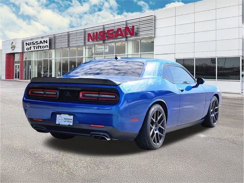 Used 2016 Dodge Challenger R/T Plus image 4