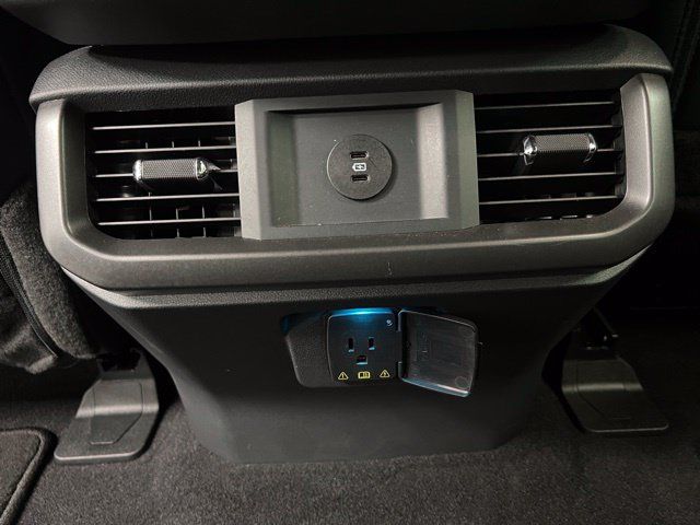 Used 2025 Ford F150 Lariat AWD/4WD image 47