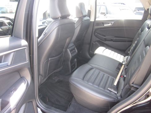 Used 2024 Ford Edge SEL AWD/4WD image 11