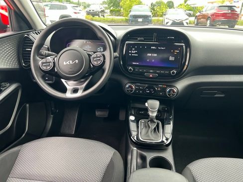 Certified 2023 Kia Soul S FWD image 17