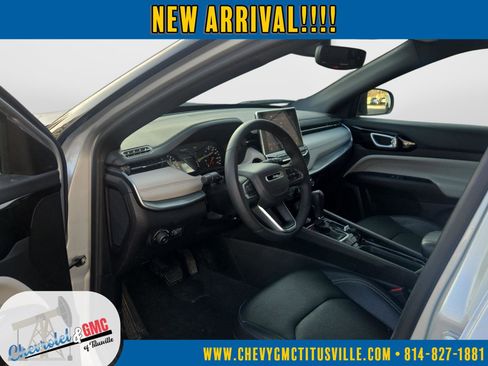 Used 2025 Jeep Compass Limited image 13