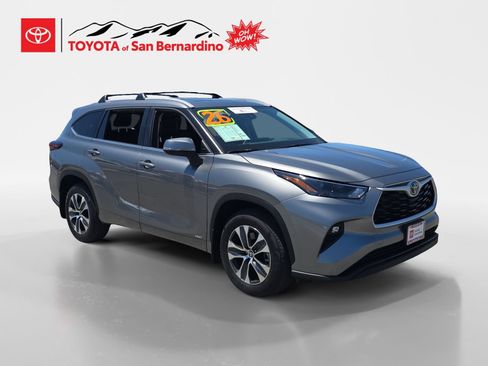 Certified 2026 Toyota Highlander XLE AWD/4WD image 7