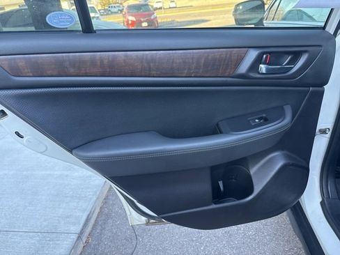 Used 2017 Subaru Outback 2.5i Limited image 17