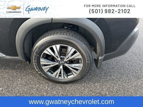 Used 2023 Nissan Rogue SV image 10