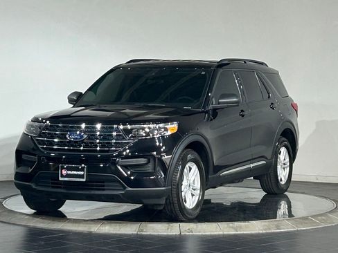 Used 2024 Ford Explorer XLT w/ Class IV Trailer Tow Package AWD/4WD image 5