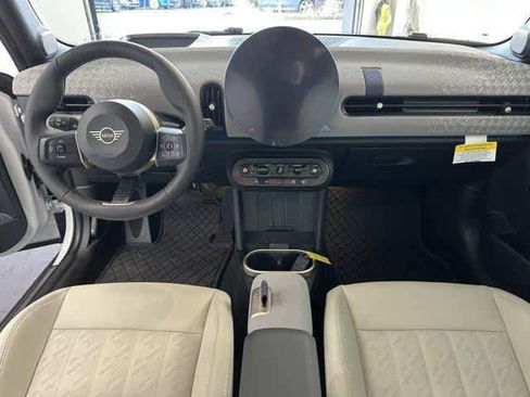 Certified 2025 MINI Cooper 4-Door Hardtop image 11