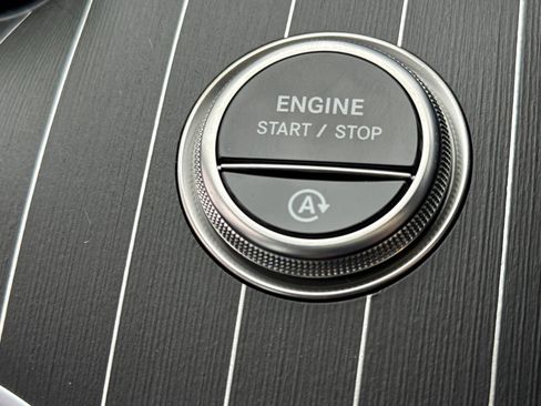 New 2025 Mercedes-Benz C 300 4MATIC Sedan image 28