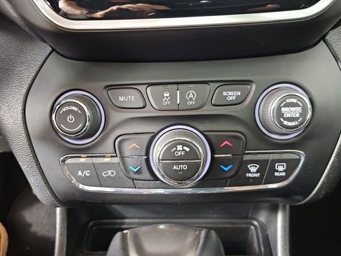 Certified 2022 Jeep Cherokee Limited image 22