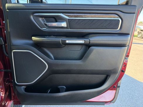 Used 2019 RAM 1500 Laramie AWD/4WD image 18