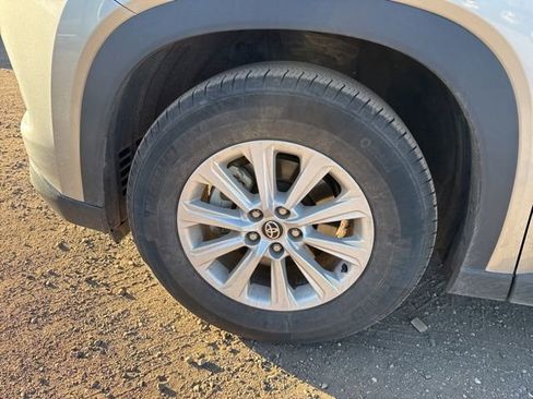 Used 2025 Toyota Grand Highlander AWD image 10