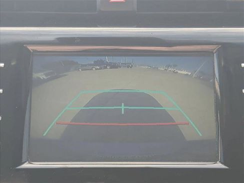 Used 2018 Toyota Camry LE image 11