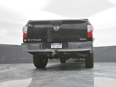 Used 2017 Nissan Titan SV AWD/4WD image 38