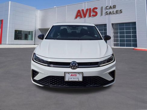 Used 2025 Volkswagen Jetta Sport FWD image 2