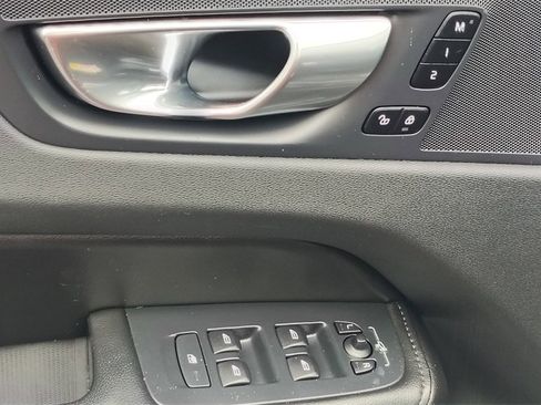 Certified 2023 Volvo XC60 B5 Core w/ Climate Package image 9