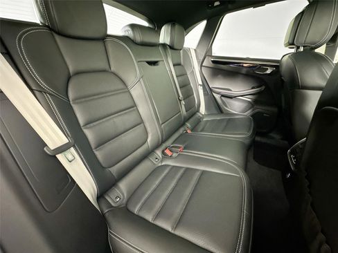 Certified 2026 Porsche Macan S AWD/4WD image 27