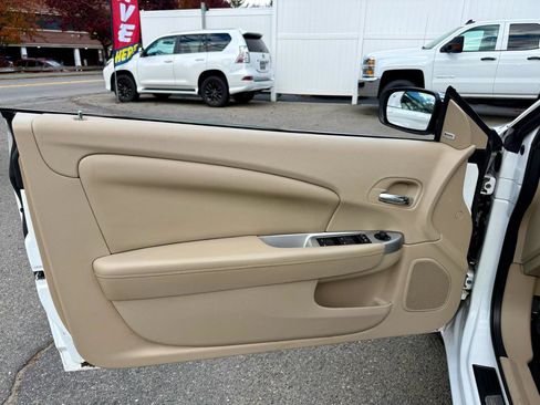 Used 2011 Chrysler 200 Limited FWD image 29