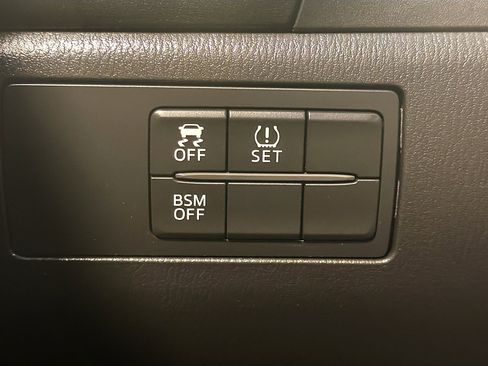 Used 2015 MAZDA MAZDA3 i Touring image 17