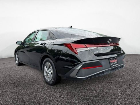 Certified 2024 Hyundai Elantra SE FWD image 5