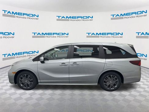 New 2026 Honda Odyssey Touring image 2