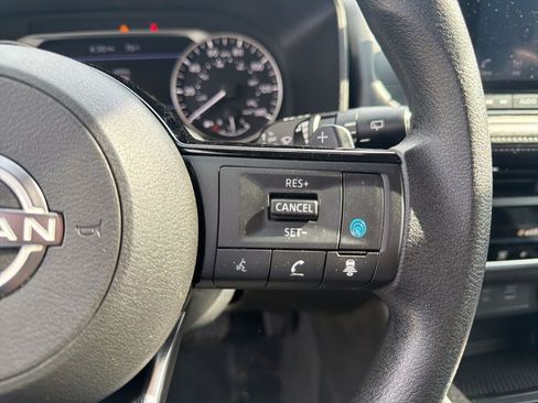 Used 2023 Nissan Rogue SV AWD/4WD image 16