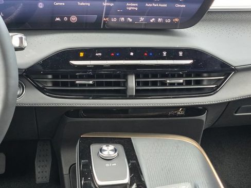 New 2026 Buick Enclave Avenir w/ Super Cruise Package FWD image 21