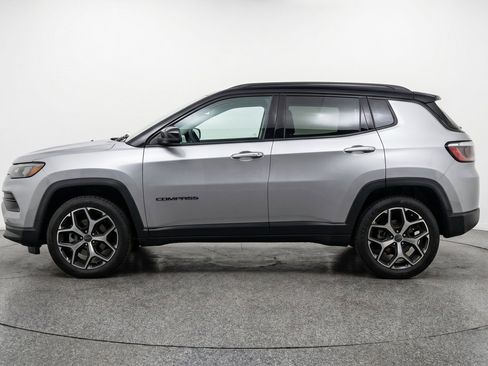 Used 2025 Jeep Compass Limited AWD/4WD image 5