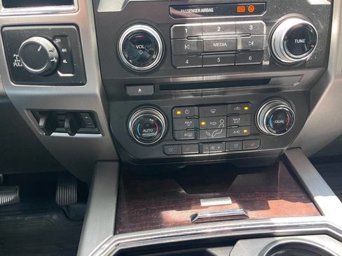 Used 2017 Ford F250 Platinum w/ Platinum Ultimate Package AWD/4WD image 33