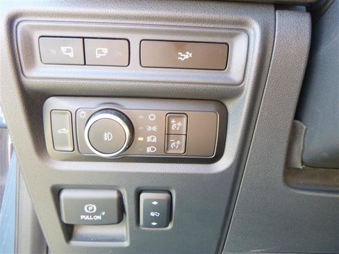 Used 2023 Ford F150 Platinum image 21