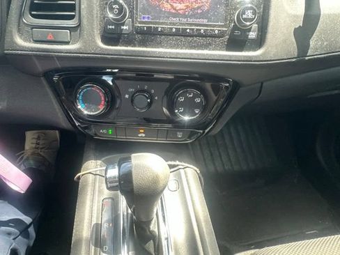 Used 2018 Honda HR-V LX image 19
