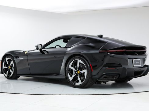 Used 2025 Ferrari 12Cilindri RWD image 4