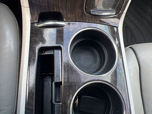 Used 2015 Toyota Venza XLE image 20