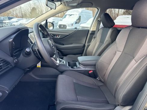Used 2025 Subaru Outback Premium image 5