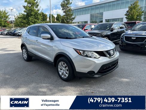 Used 2019 Nissan Rogue Sport S image 1