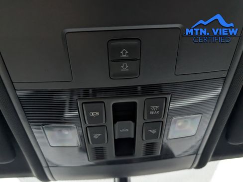 Used 2023 Volkswagen Atlas Cross Sport SE image 28