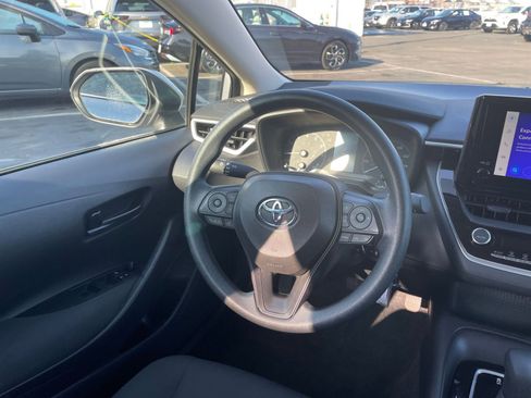 Used 2025 Toyota Corolla LE image 34