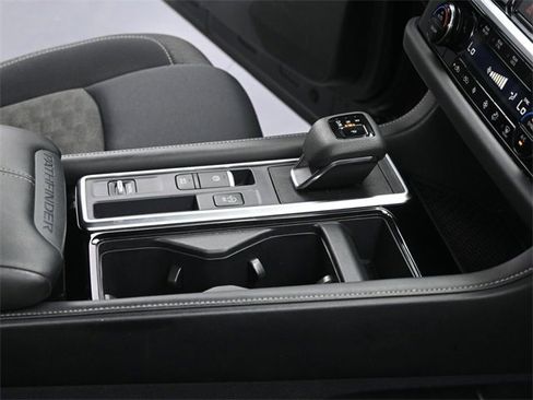 Used 2024 Nissan Pathfinder SV w/ Lighting Package (N92) image 36