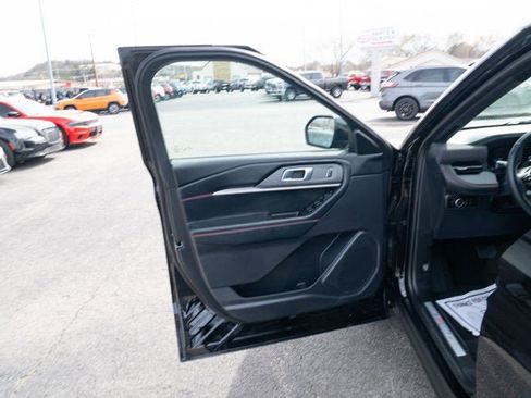 Used 2025 Ford Explorer ST-Line image 10