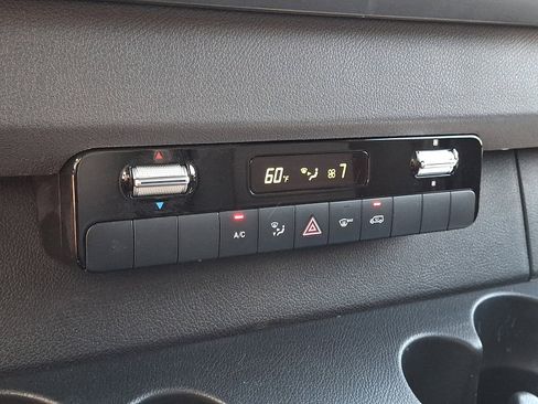 Used 2023 Mercedes-Benz Sprinter 2500 image 18